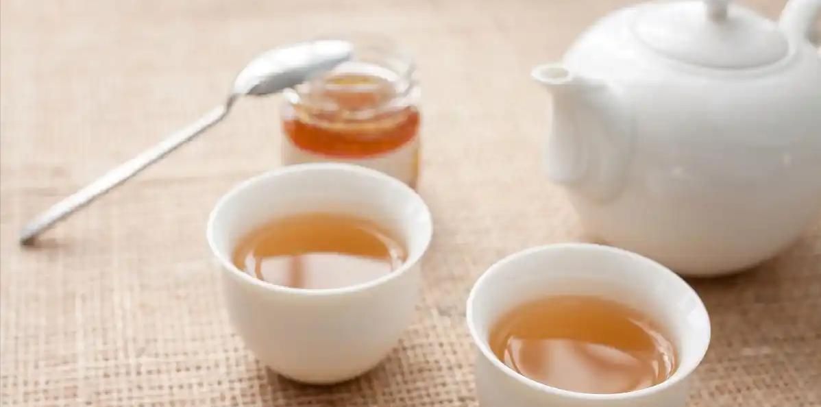 淡茶水对尿酸的影响_吃什么水果可以降尿酸_尿酸高可以喝的饮料