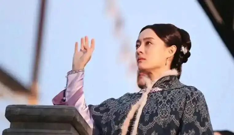 周莹是谁的女儿_周莹 清末女首富 慈禧收为干女儿