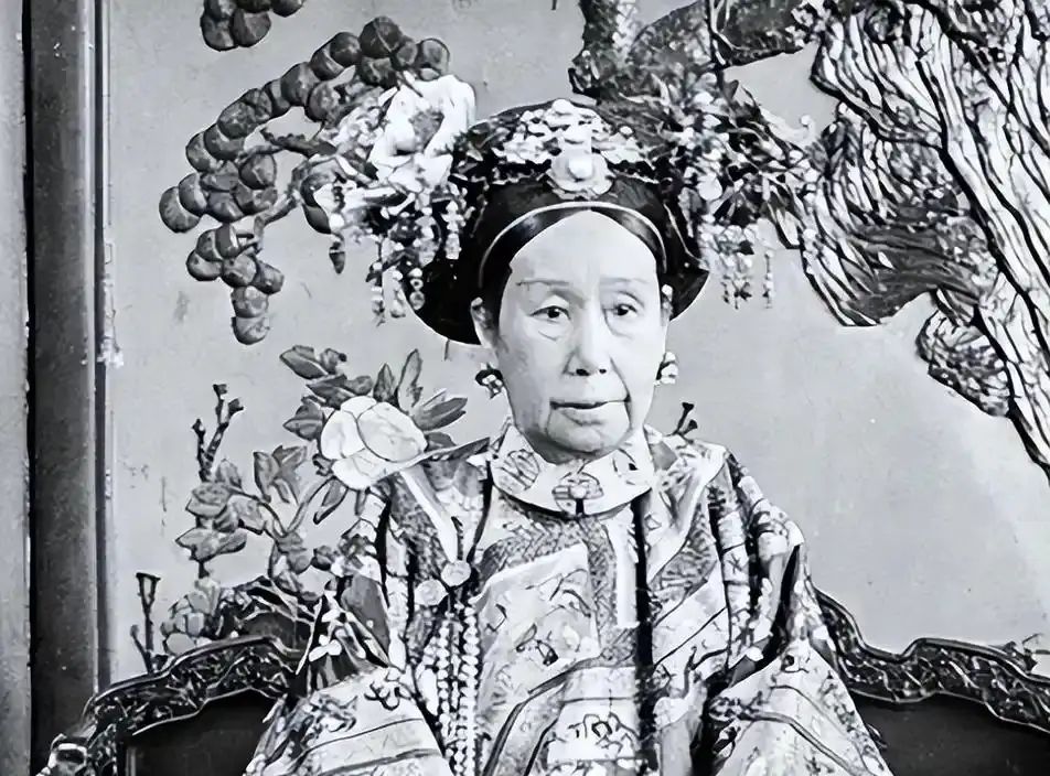 周莹 清末女首富 慈禧收为干女儿_周莹是谁的女儿